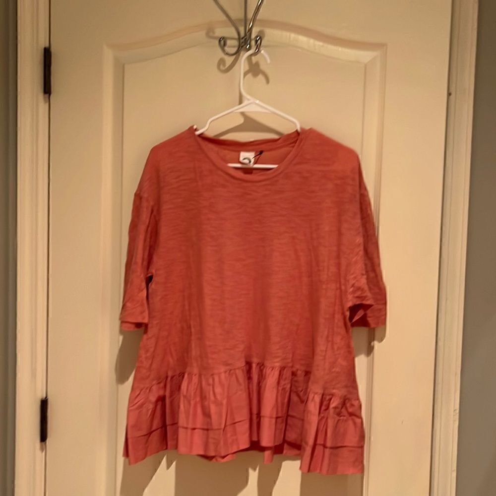 Akemi + kin layered top Size XS